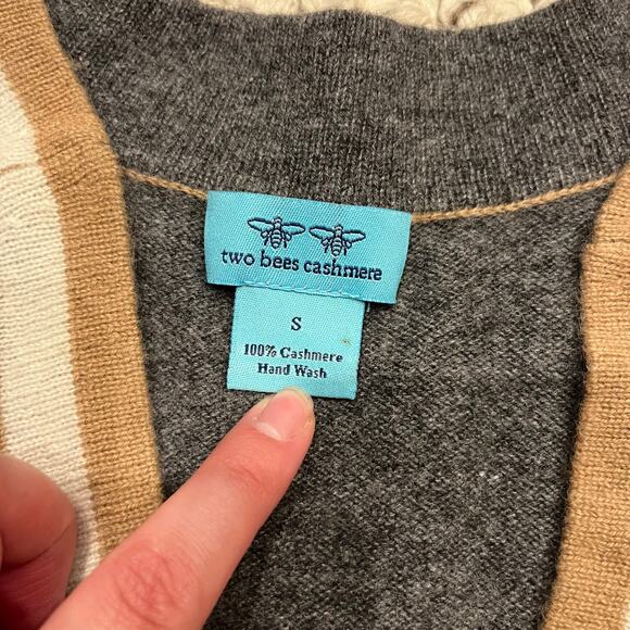 Two Bees Cashmere Sweater V Neck Sz S Stripe Gray Preppy Quiet Luxury Old Money - Picture 5 of 6
